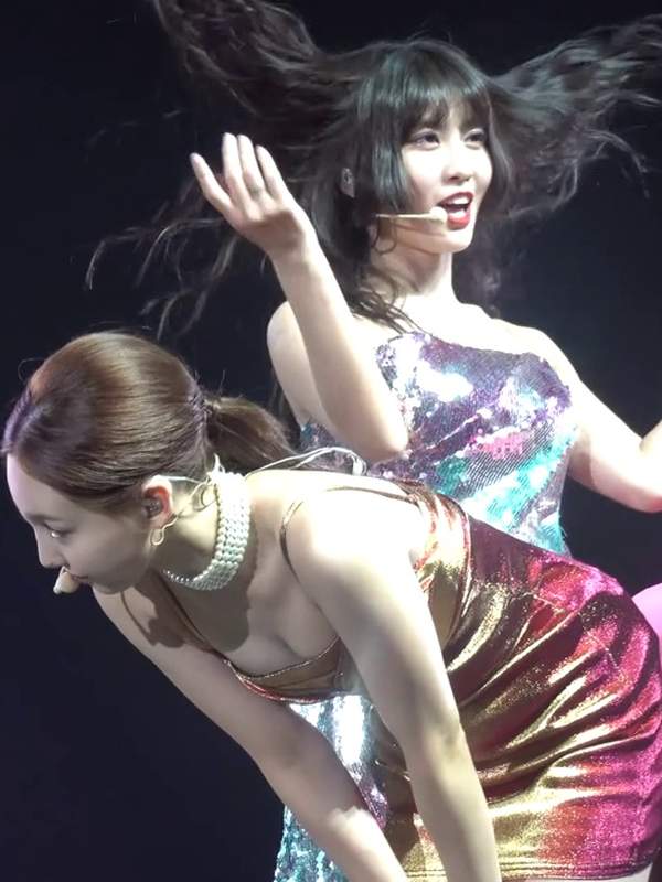 Kpop make you pop? Watch two bombshells riding the stage breeze with their hair whipping back. Dance, tease, repeat. 💦 – @hotdance’s Sex Reel On koreanbj.club – TikTok Porn & Shorts