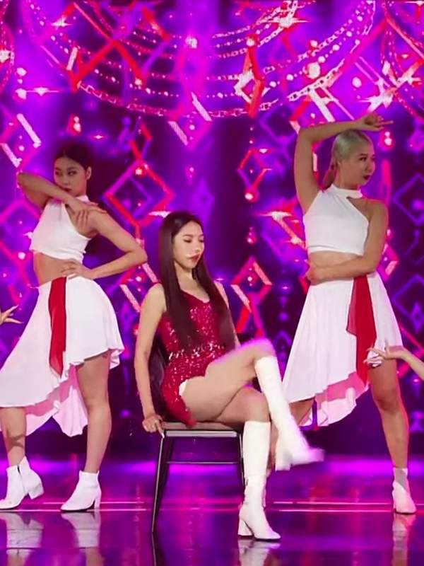 Check out these Kpop vixens grinding on stage! Makes you wanna join the dance and play, doesn’t it? 😉 – @dancingqueen’s Sex Reel On koreanbj.club – TikTok Porn & Shorts