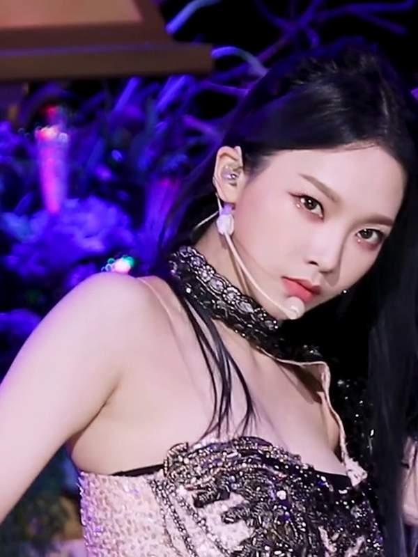 She’s rocking that little black dress. Got me just as hard as when she performs those sexy kpop routines! 😜 – @dancingqueen’s Sex Reel On koreanbj.club – TikTok Porn & Shorts