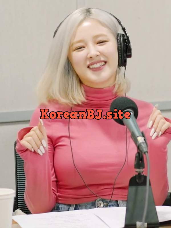 Caught me on the mic in my see-through pink top, didn’t ya? Tune in for KpopFap, baby. 🔥 – @dancingqueen’s Sex Reel On koreanbj.club – TikTok Porn & Shorts