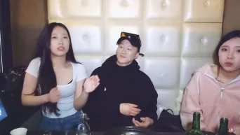 스무살 틱토커녀 2명_헌팅 [물빨]