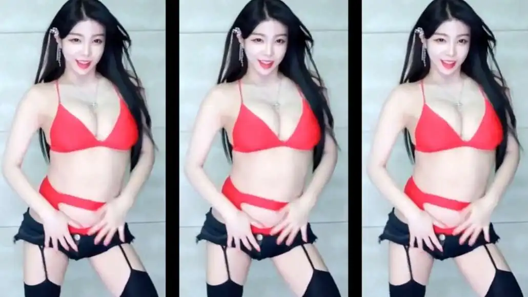사이즈 좋고 피부좋고 꼴릿한년 댄스