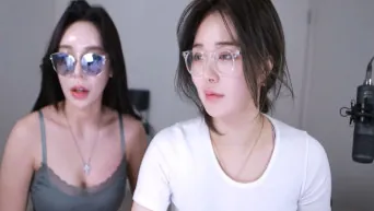 정원키스 레즈플레이